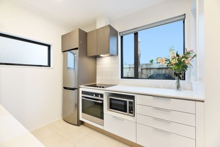 Photo of property in 32a Titoki Street, Te Atatu Peninsula, Auckland, 0610