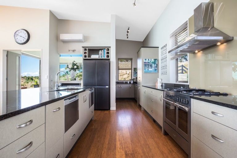 Photo of property in 187 Peka Peka Road, Peka Peka, Waikanae, 5391