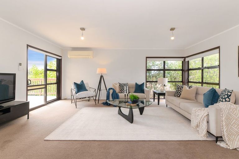 Photo of property in 7 Valdese Rise, Browns Bay, Auckland, 0630