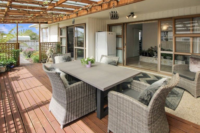 Photo of property in 18 Johnston Street, Foxton, 4814