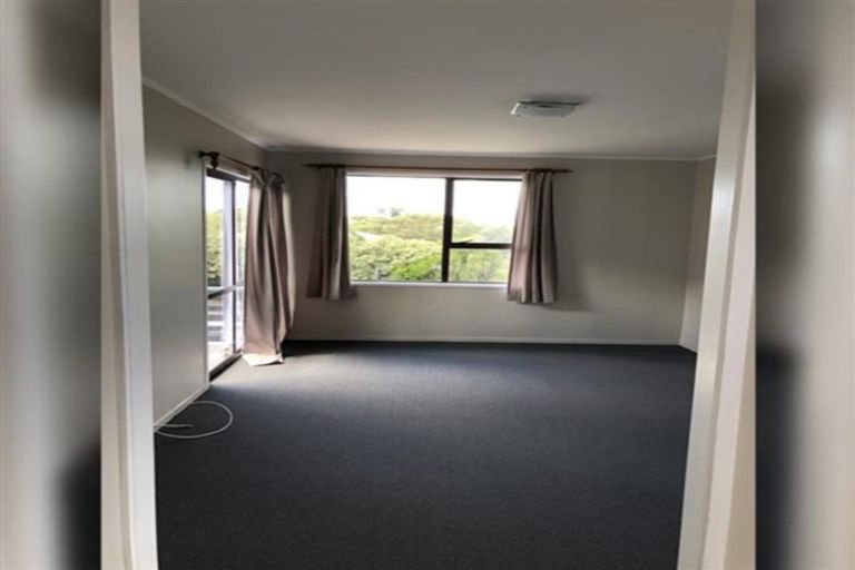 Photo of property in 19 Oreil Avenue, West Harbour, Auckland, 0618