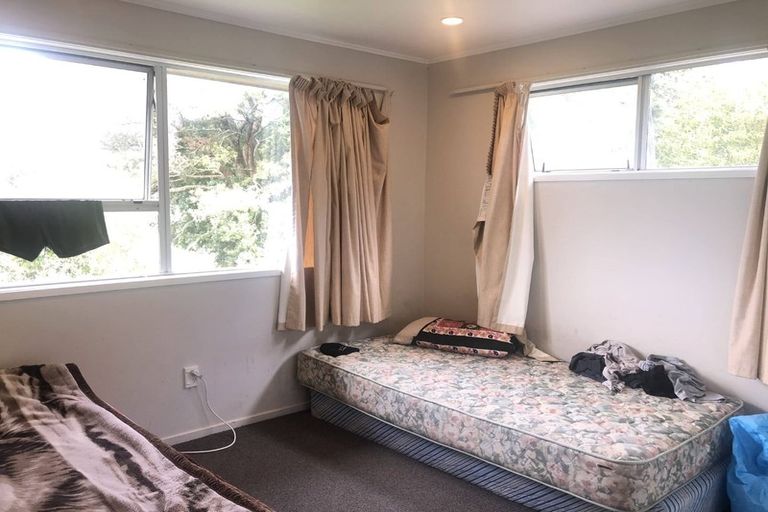 Photo of property in 14a Target Road, Totara Vale, Auckland, 0629