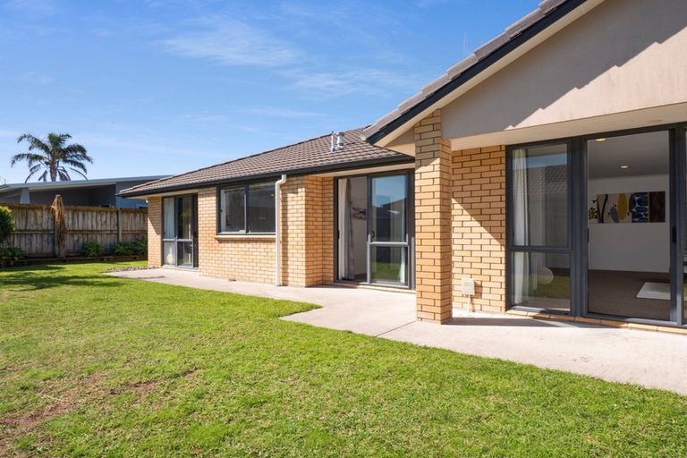 Photo of property in 49 Gibson Place, Papamoa Beach, Papamoa, 3118