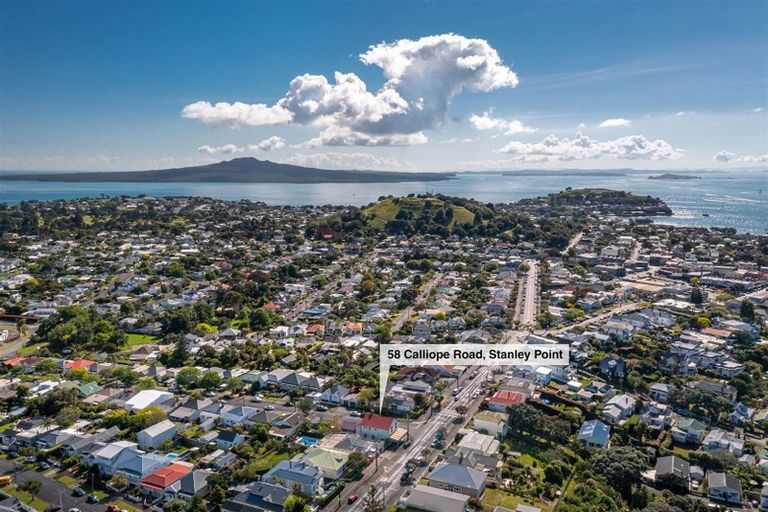 Photo of property in 58 Calliope Road, Stanley Point, Auckland, 0624