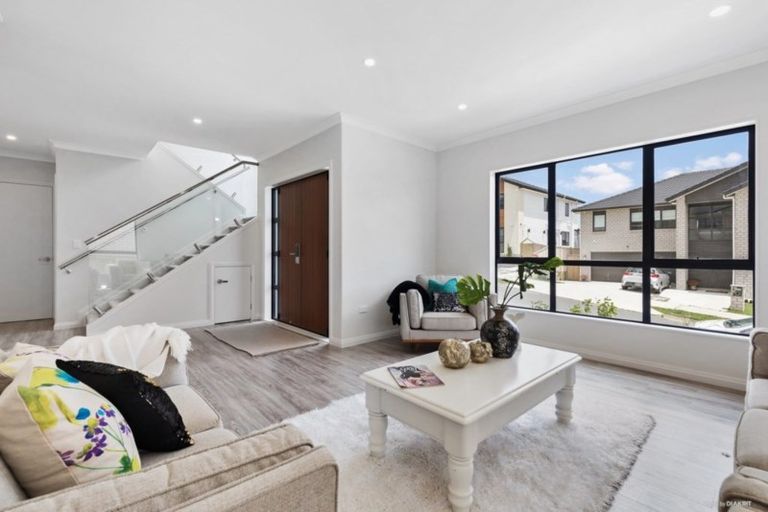 Photo of property in 4 Drover Close, Flat Bush, Auckland, 2019