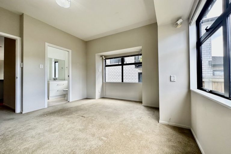 Photo of property in 10 Nicholson Avenue, Papatoetoe, Auckland, 2025