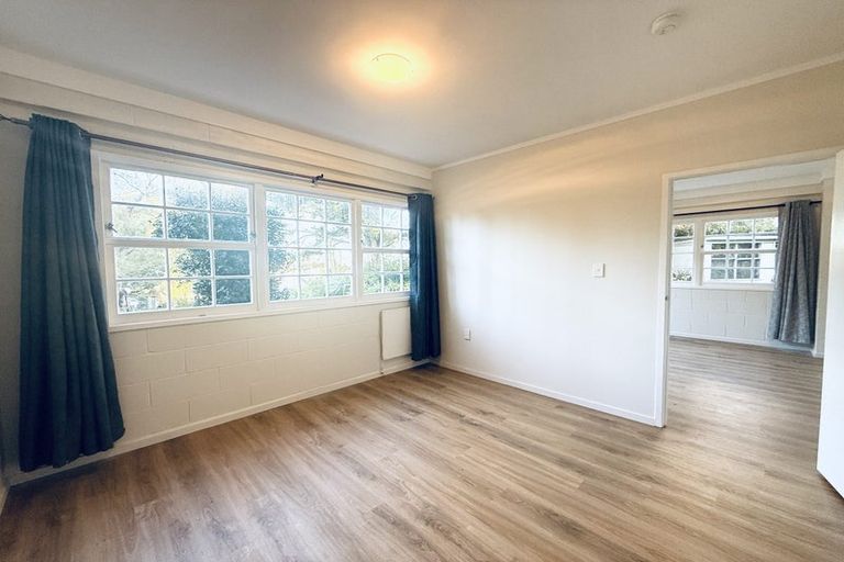 Photo of property in 82 Woodlands Crescent, Browns Bay, Auckland, 0630