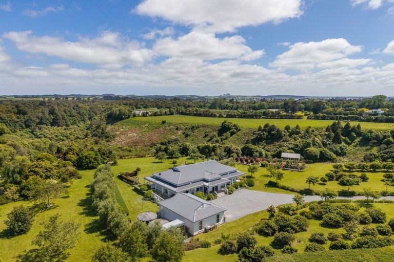 Photo of property in 68 Tarahunga Road, Levin, 5571