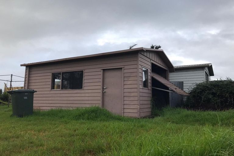Photo of property in 40 Arimu Road, Papakura, 2110