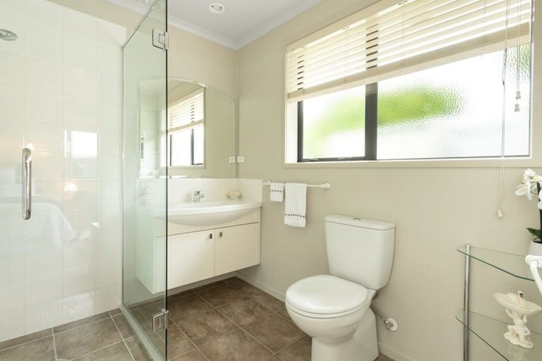 Photo of property in 5 Seabreeze Place, Papamoa Beach, Papamoa, 3118