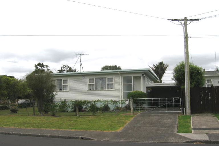 Photo of property in 1/2 Tiri Tiri Road, Birkdale, Auckland, 0626