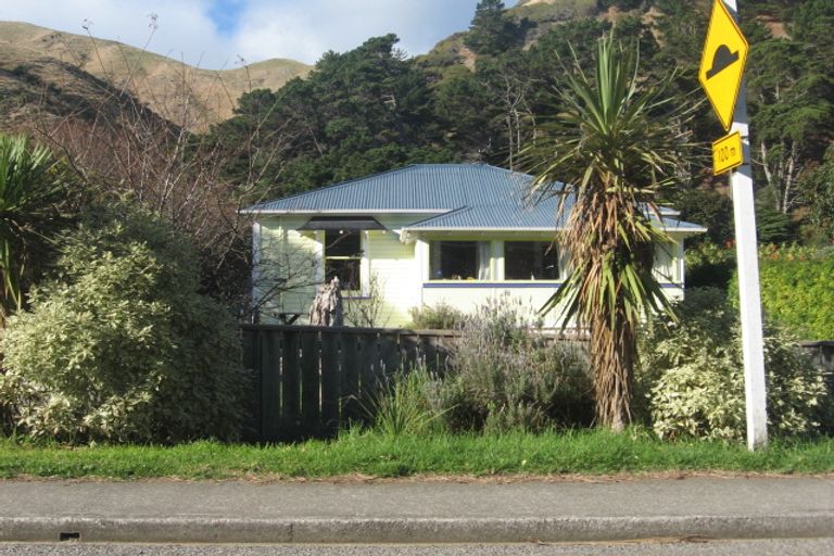 Photo of property in 33 Ames Street, Paekakariki, 5034