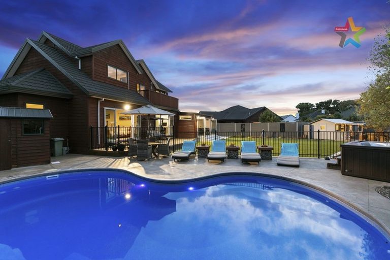 Photo of property in 6 Harley Grove, Boulcott, Lower Hutt, 5010