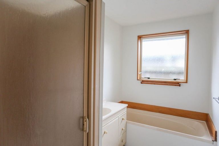 Photo of property in 2/15 Lyndon Street, Riccarton, Christchurch, 8011