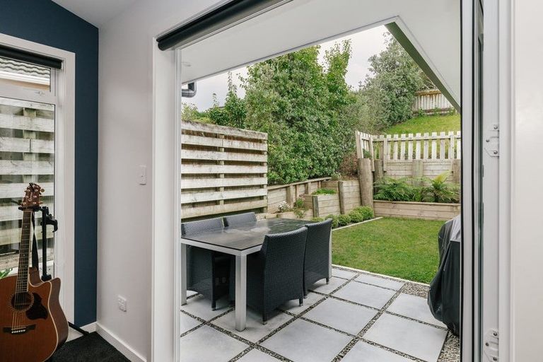 Photo of property in 22a La Lena Grove, Fitzherbert, Palmerston North, 4410