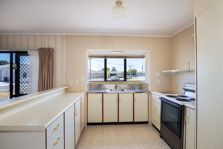 Photo of property in 2 Vogel Street, Fitzroy, New Plymouth, 4312