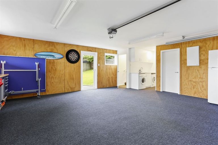 Photo of property in 5 Arahia Street, Northcote, Auckland, 0627