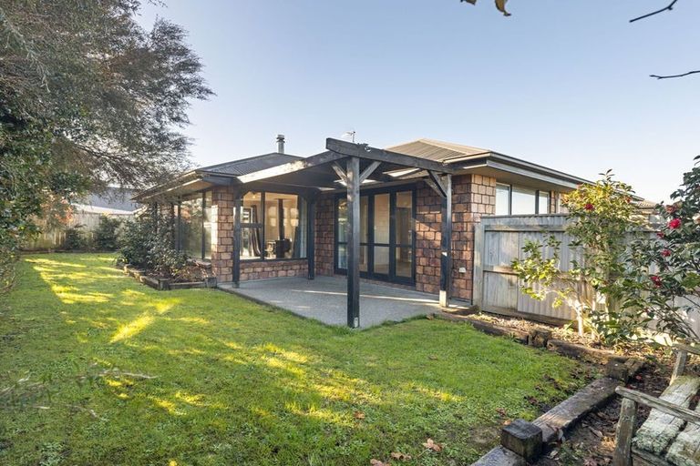 Photo of property in 6 Galea Grove, Kelvin Grove, Palmerston North, 4414
