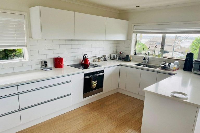 Photo of property in 1/70 Beresford Street, Bayswater, Auckland, 0622