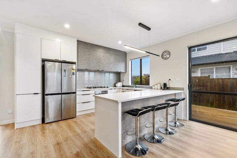 Photo of property in 9 Mettam Drive, Swanson, Auckland, 0614