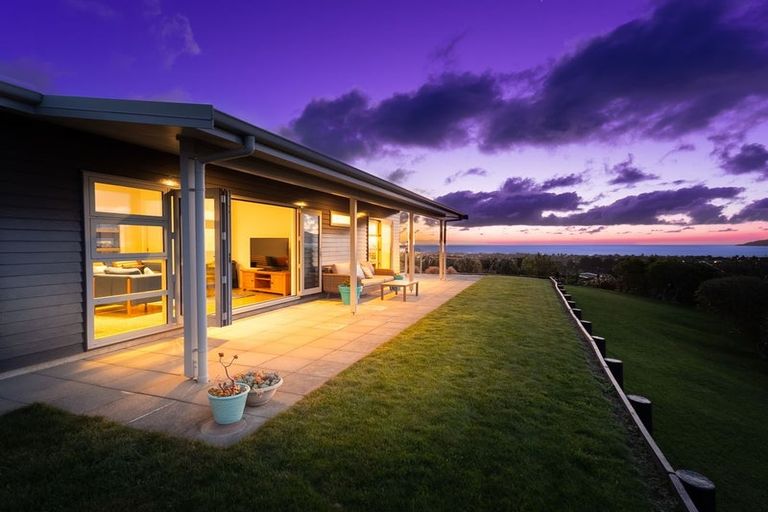 Photo of property in 5 Ocean Vista Lane, Paraparaumu, 5032