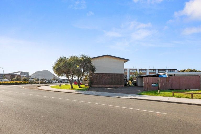 Photo of property in 2/41 Kawaka Street, Mount Maunganui, 3116