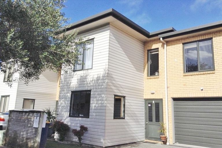 Photo of property in 4 Barnea Circle, Glen Eden, Auckland, 0602