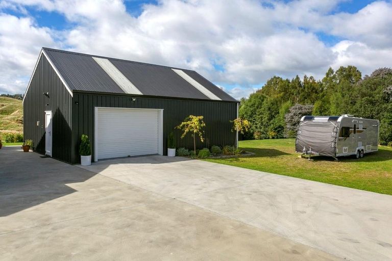 Photo of property in 98 Loch Views Road, Acacia Bay, Taupo, 3385