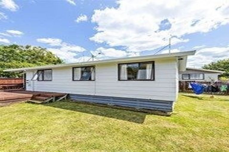 Photo of property in 2/61 Redcrest Avenue, Red Hill, Papakura, 2110