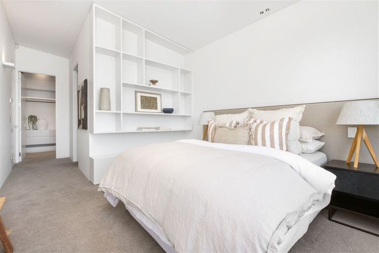 Photo of property in 39 Hackthorne Road, Cashmere, Christchurch, 8022