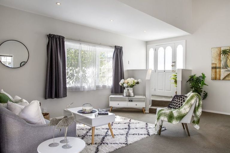 Photo of property in 23 Makiri Street, Helensville, 0800