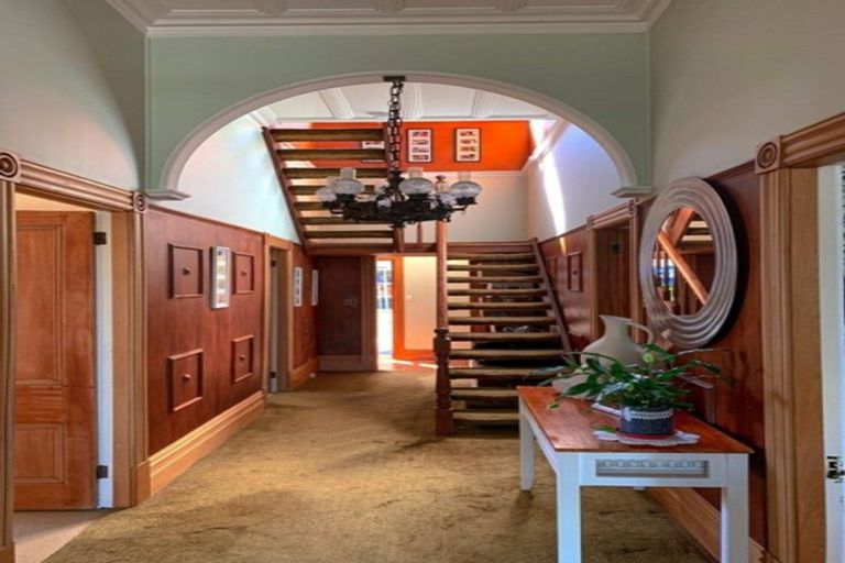 Photo of property in 5 Queen Street, Northcote Point, Auckland, 0627