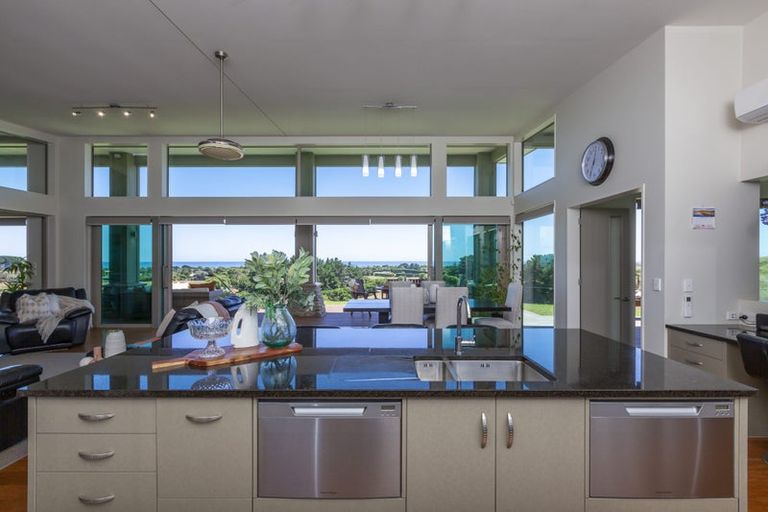 Photo of property in 187 Peka Peka Road, Peka Peka, Waikanae, 5391