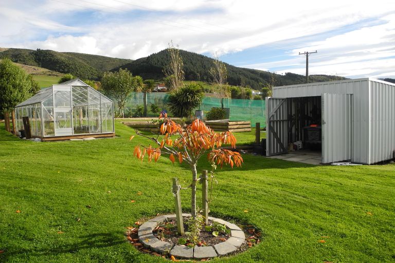 Photo of property in 151 Garlands Road, Waimate, 7979