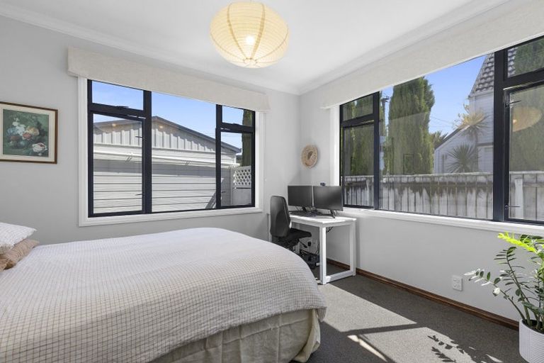 Photo of property in 48 Darlington Road, Miramar, Wellington, 6022