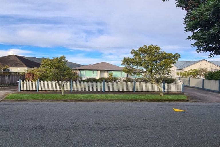 Photo of property in 39 Fairfield Avenue, Fairfield, Lower Hutt, 5011