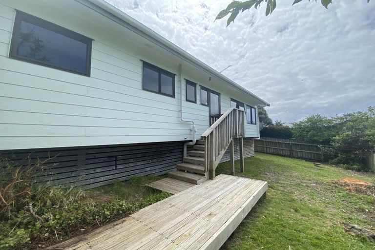 Photo of property in 2/1 Sundown Avenue, Manly, Whangaparaoa, 0930