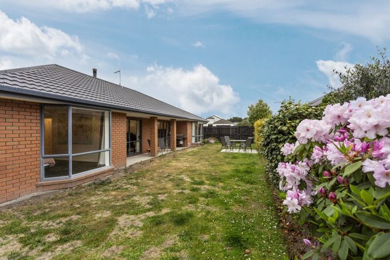 Photo of property in 35 Broadhaven Avenue, Parklands, Christchurch, 8083