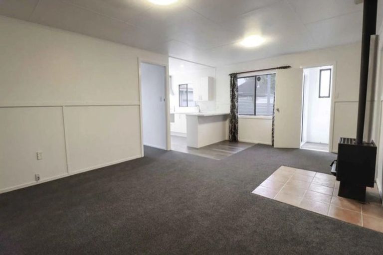 Photo of property in 16 Coromandel Court, Roslyn, Palmerston North, 4414