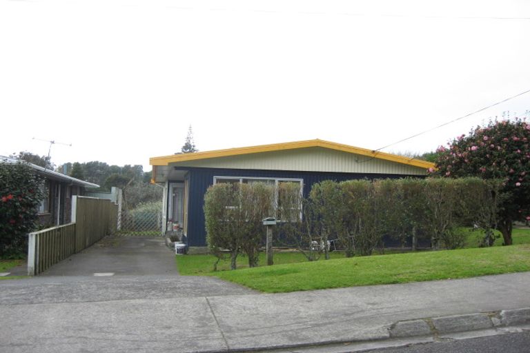 Photo of property in 33 Mcfarlane Street, Oakura, 4314