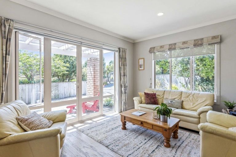 Photo of property in 12 Regent Drive, Paraparaumu Beach, Paraparaumu, 5032