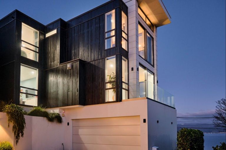 Photo of property in 126a Nicholson Road, Khandallah, Wellington, 6035