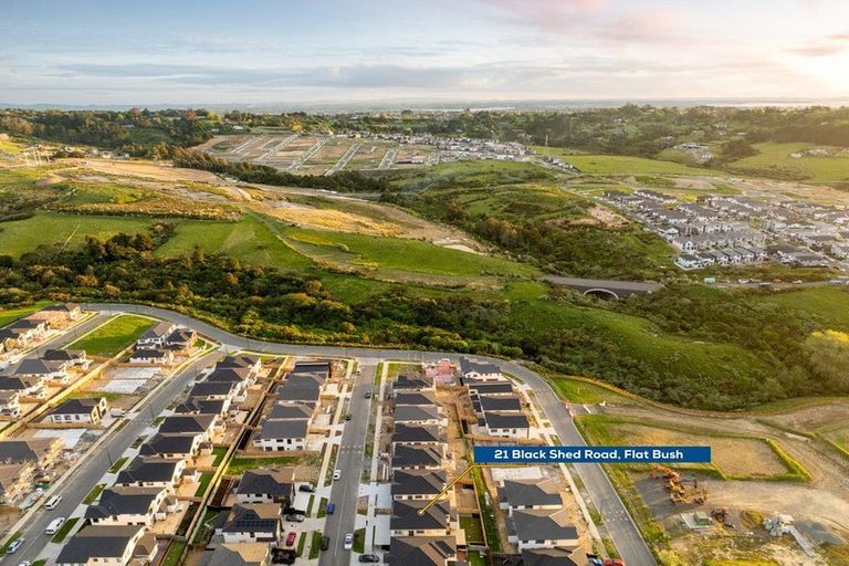 Photo of property in 21 Black Shed Road, Flat Bush, Auckland, 2019