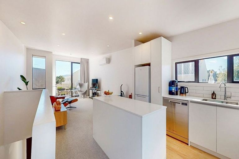 Photo of property in 43 Houhere Street, Paraparaumu, 5032