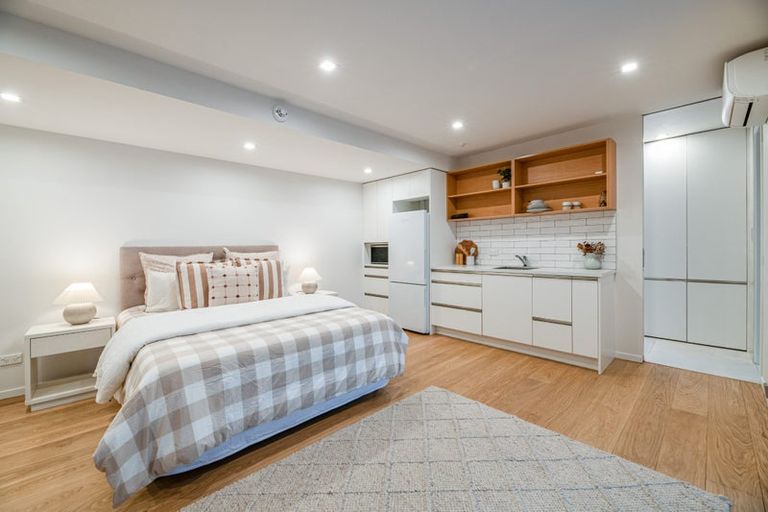 Photo of property in 22 Woodfern Crescent, Titirangi, Auckland, 0604