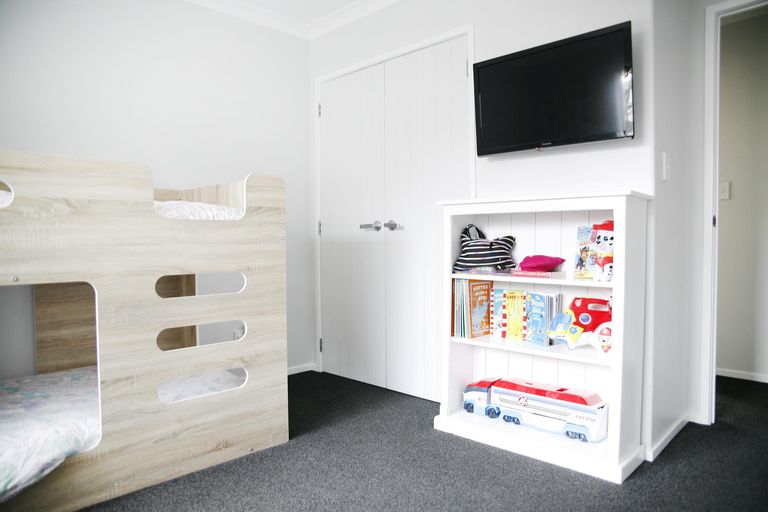 Photo of property in 33 Sunningdale Street, Wattle Downs, Auckland, 2103