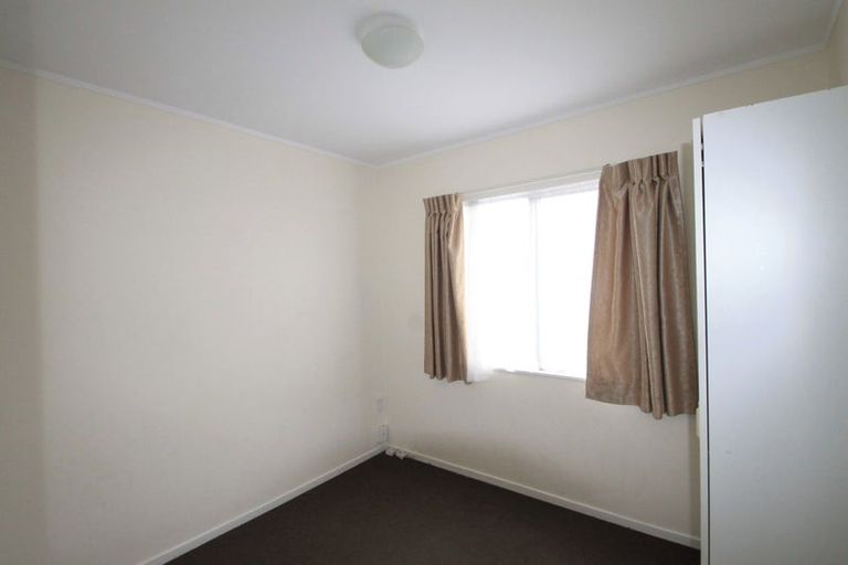Photo of property in 22 Essex Street, Te Atatu South, Auckland, 0610