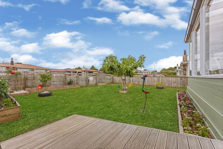 Photo of property in 6 Paterson Avenue, Pukekohe, 2120