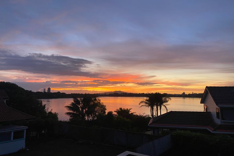 Photo of property in 84 Shakespeare Road, Milford, Auckland, 0620