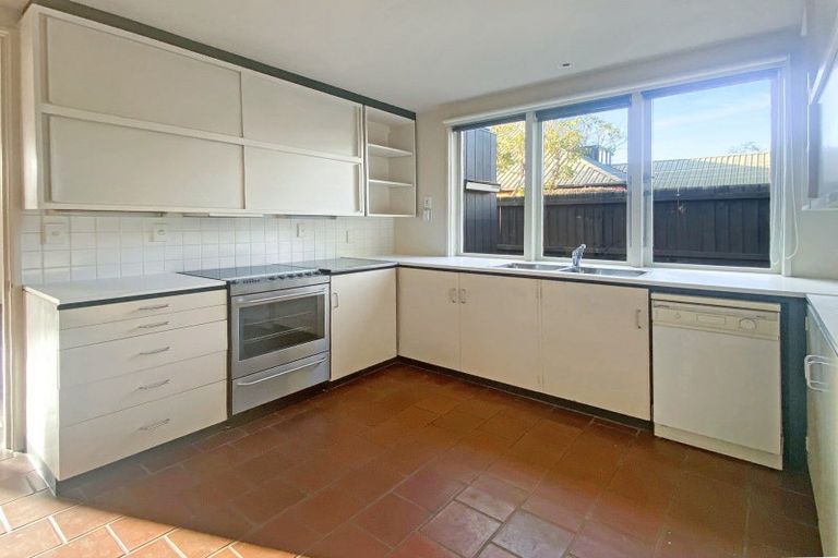 Photo of property in 1/38a Webb Street, St Albans, Christchurch, 8014